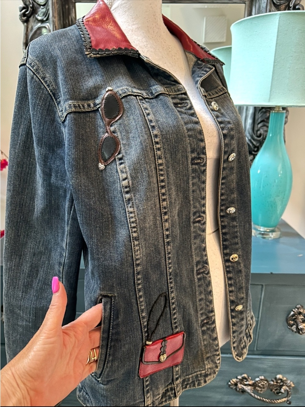 Y2K Brighton Lg Demin Jacket Purse/Sunglasses/Wristlet/Heart Appliqué EUC - Picture 6 of 17